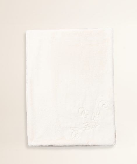 Frosty Faux Fur Blanket Foundation Brush