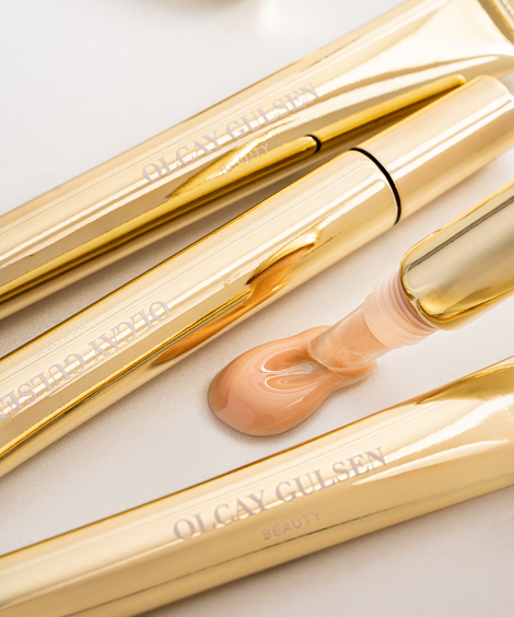 Hyaluronic Lip Butter Balm | Birthday Cake Foundation Brush