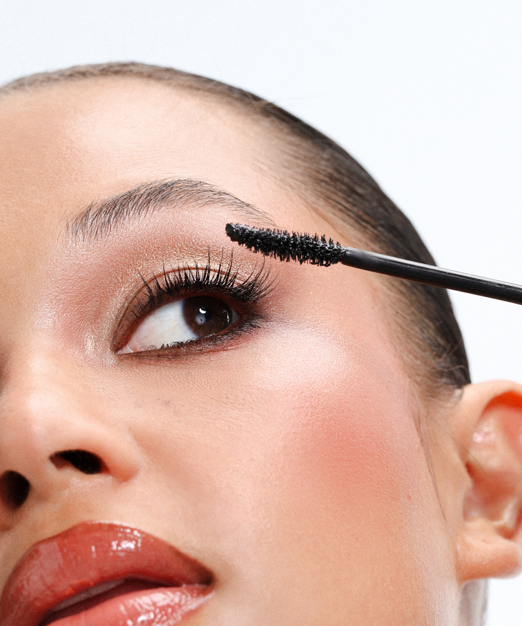 Maximum Volume Mascara | Black Foundation Brush