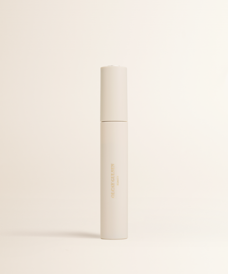 Maximum Volume Mascara | Black Foundation Brush