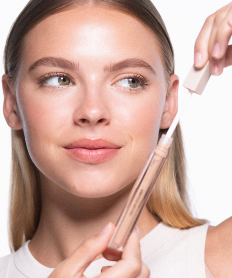 Brightening Concealer | Light Foundation Brush