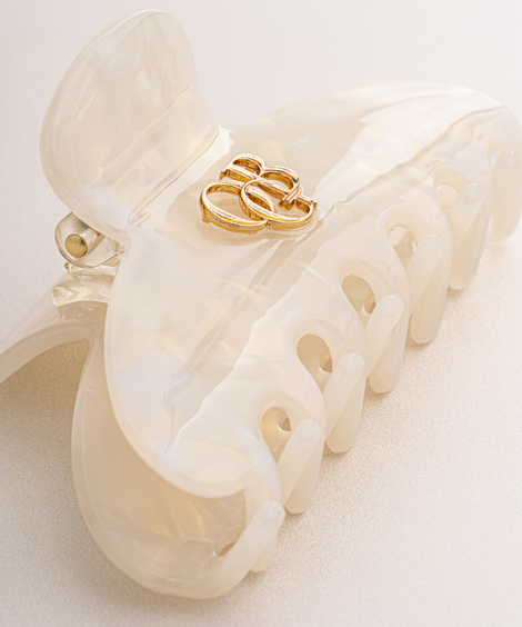 Shell Hair Clasp Foundation Brush