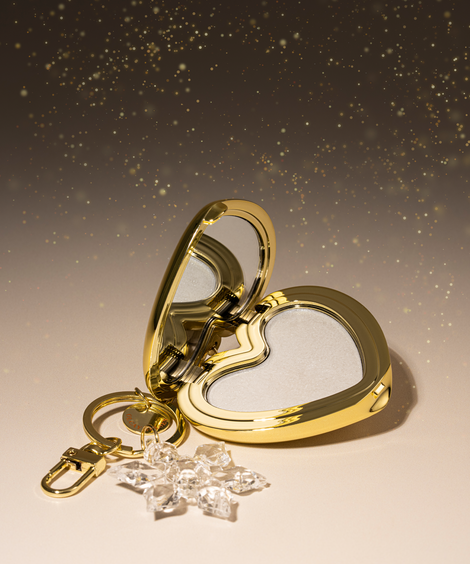 Glow Heart Keychain Met Highlighter Foundation Brush