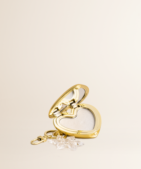Glow Heart Keychain Met Highlighter Foundation Brush