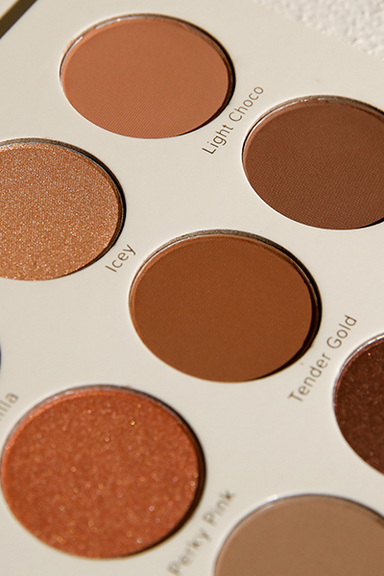 9 EASY TIPS TO APPLY EYESHADOW LIKE A PRO