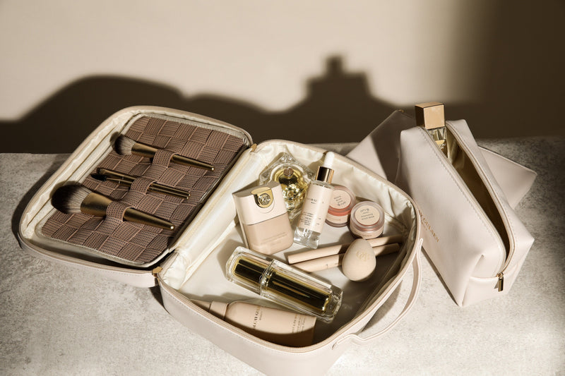 MAKEUP CASE